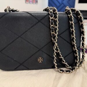 Tory Burch Fleming Quilted Chain Shoulder Bag – Black Leather, Gold Hardware